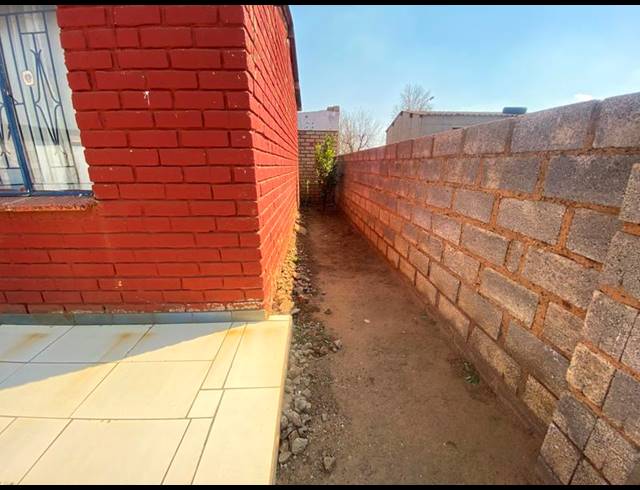 2 BEDROOM HOUSE FOR SALE IN PALM RIDGE EXT 2